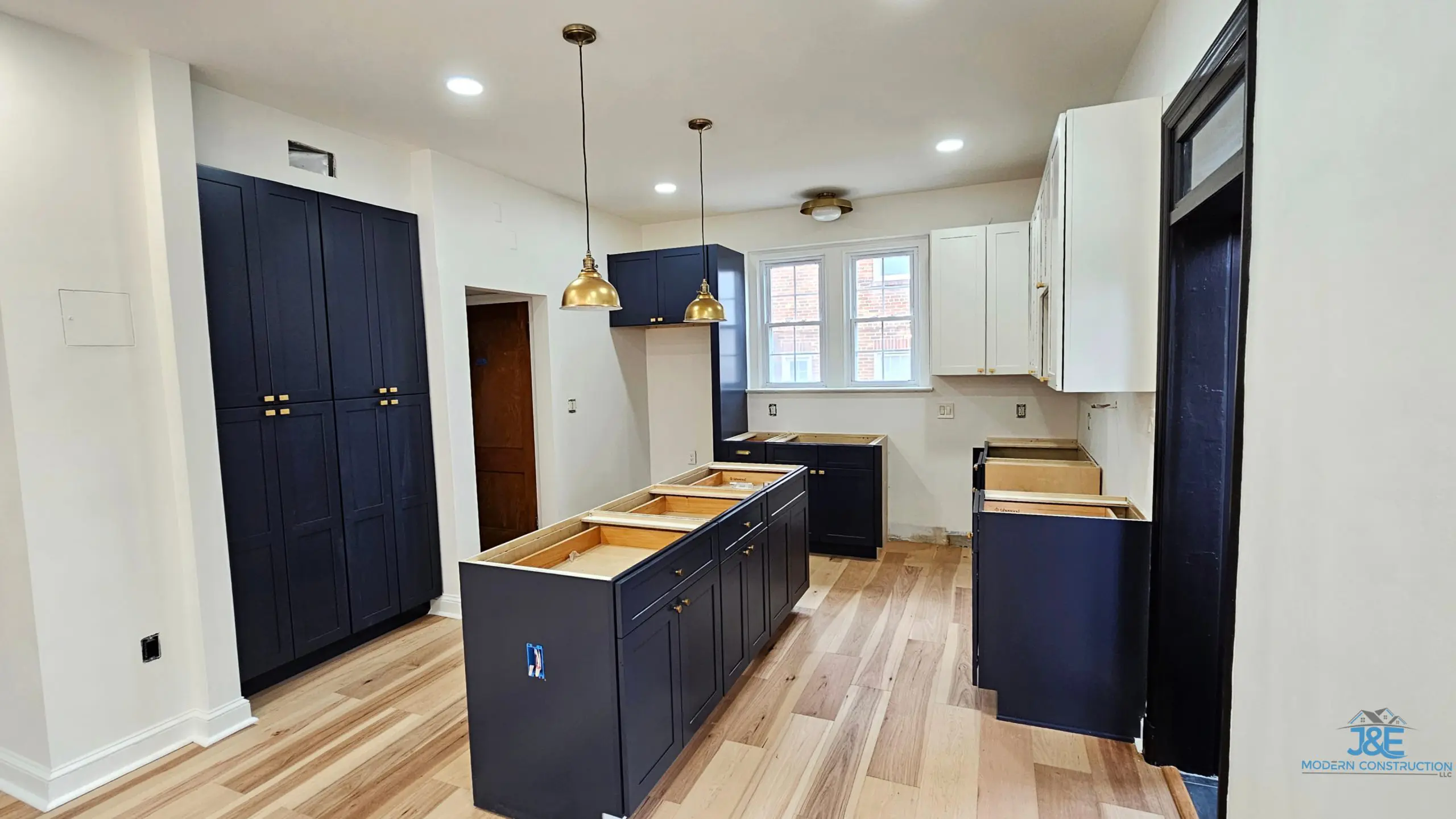 Construction-empty-countertop-scaled-1