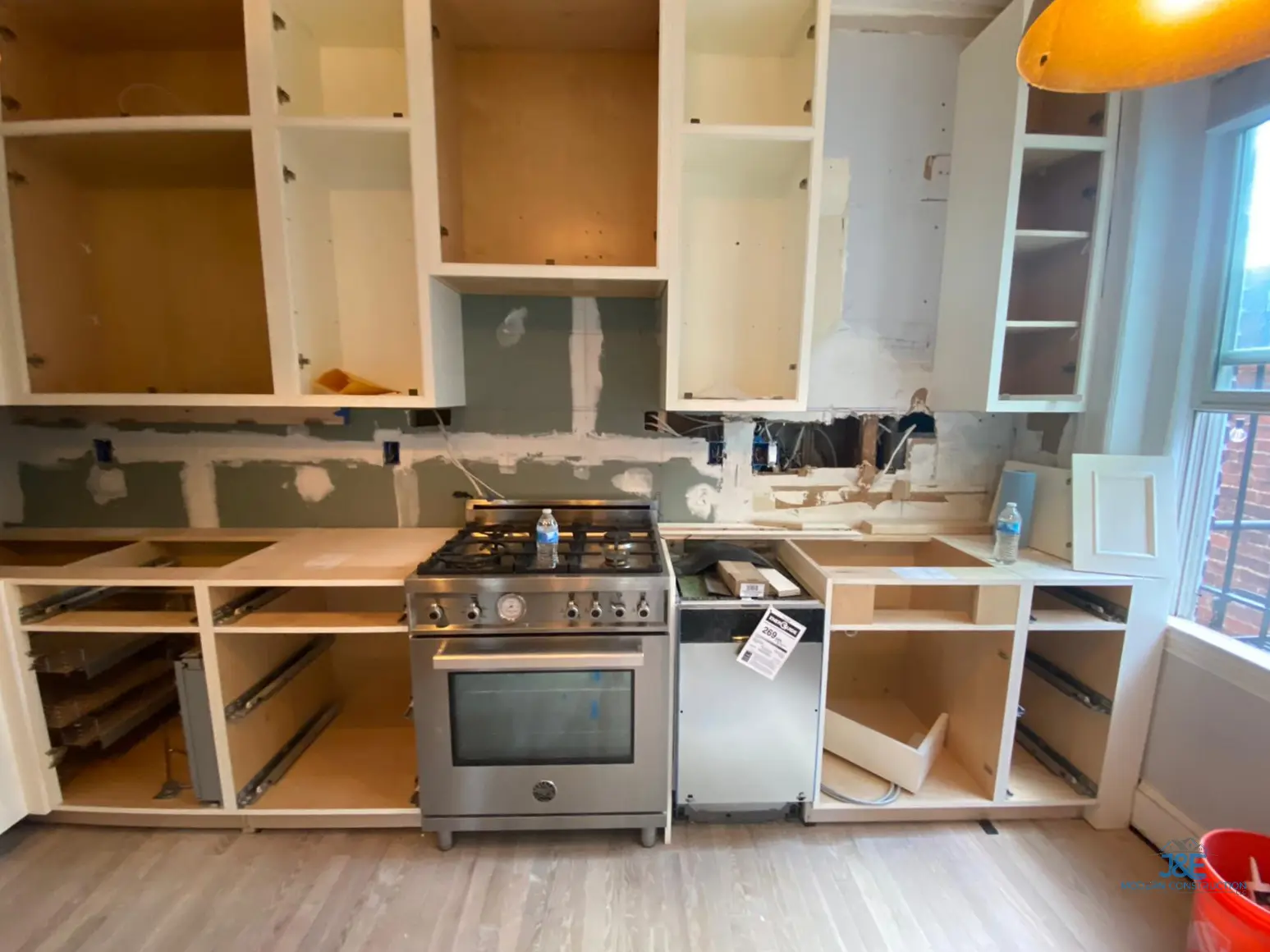 Construction-kitchen