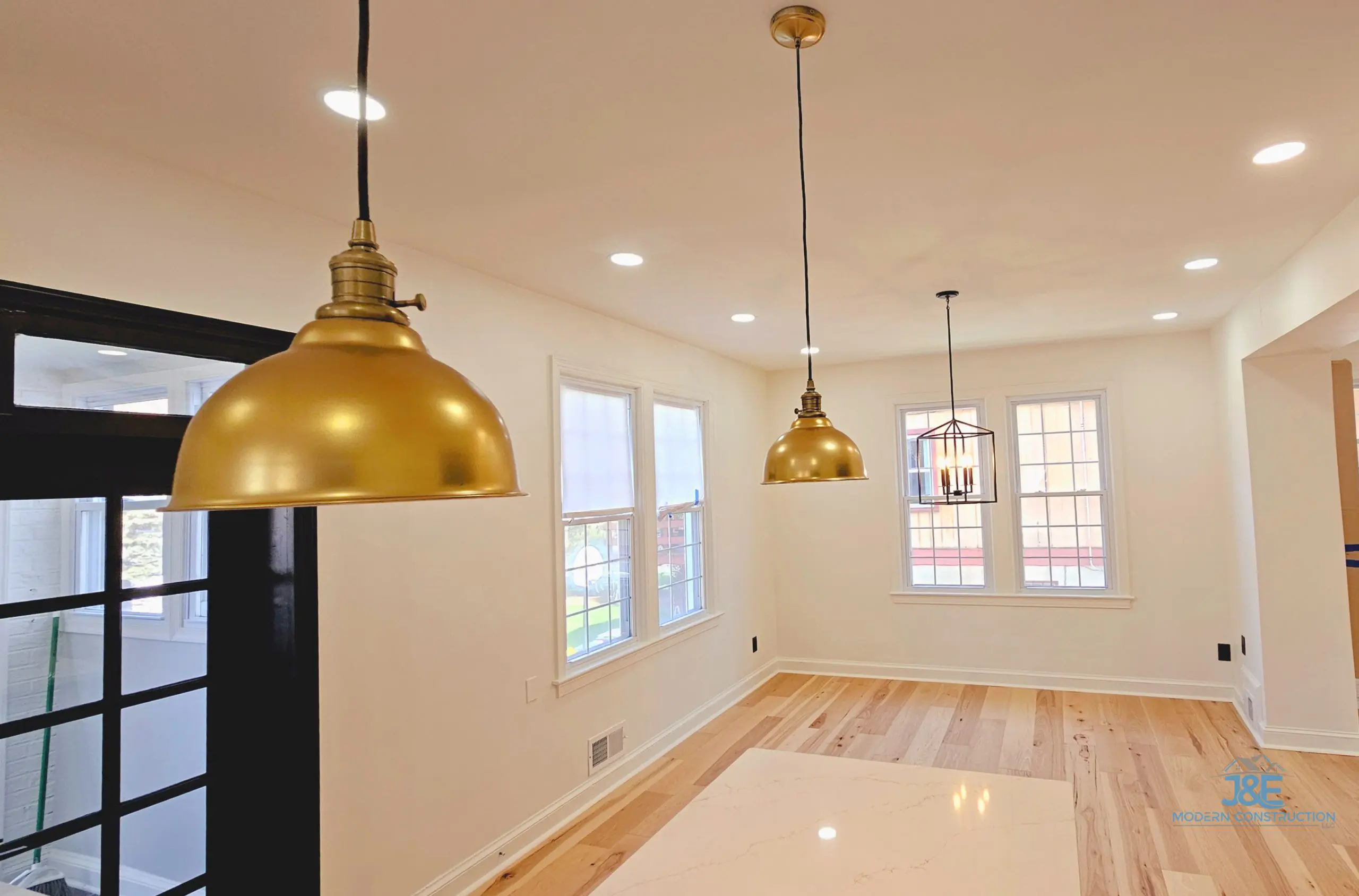 Construction-light-scaled-1