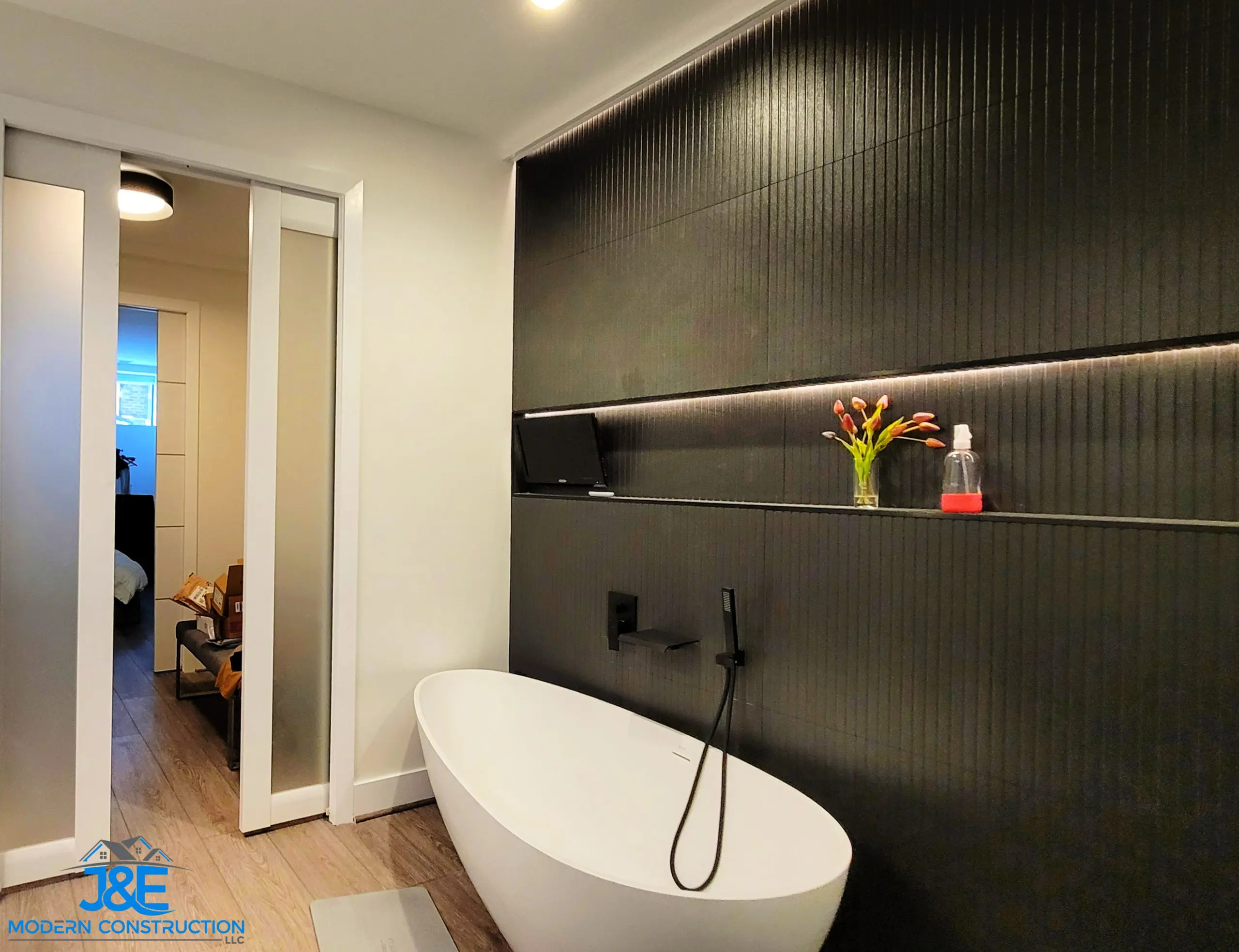 Finish-bathtub-and-door-scaled-2