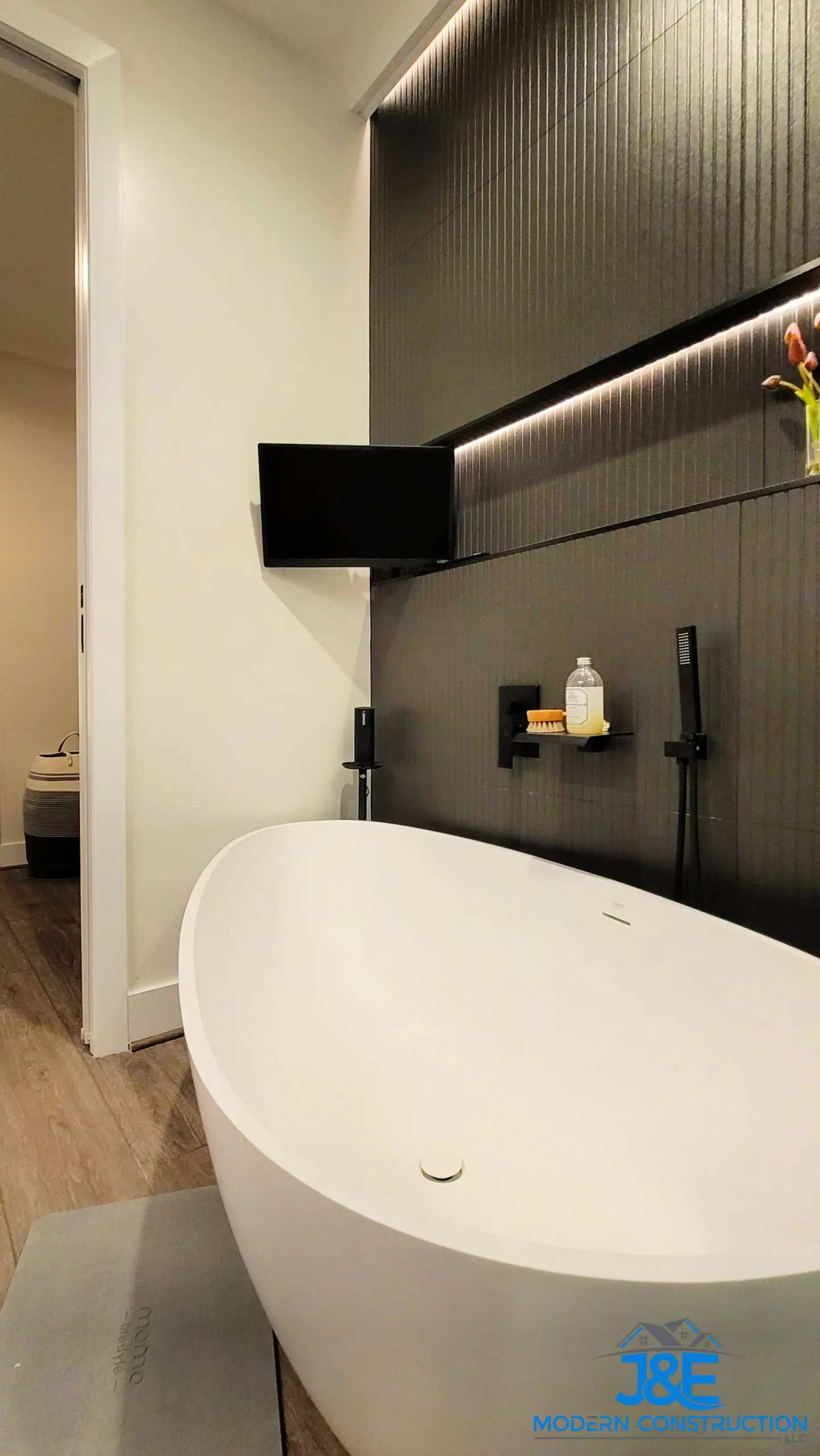 Finish-portrait-bathtub-scaled-1